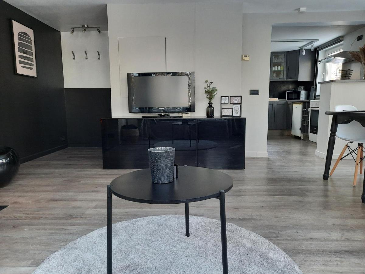 La Pinede - Charmante Maison De Village Hotton Kültér fotó