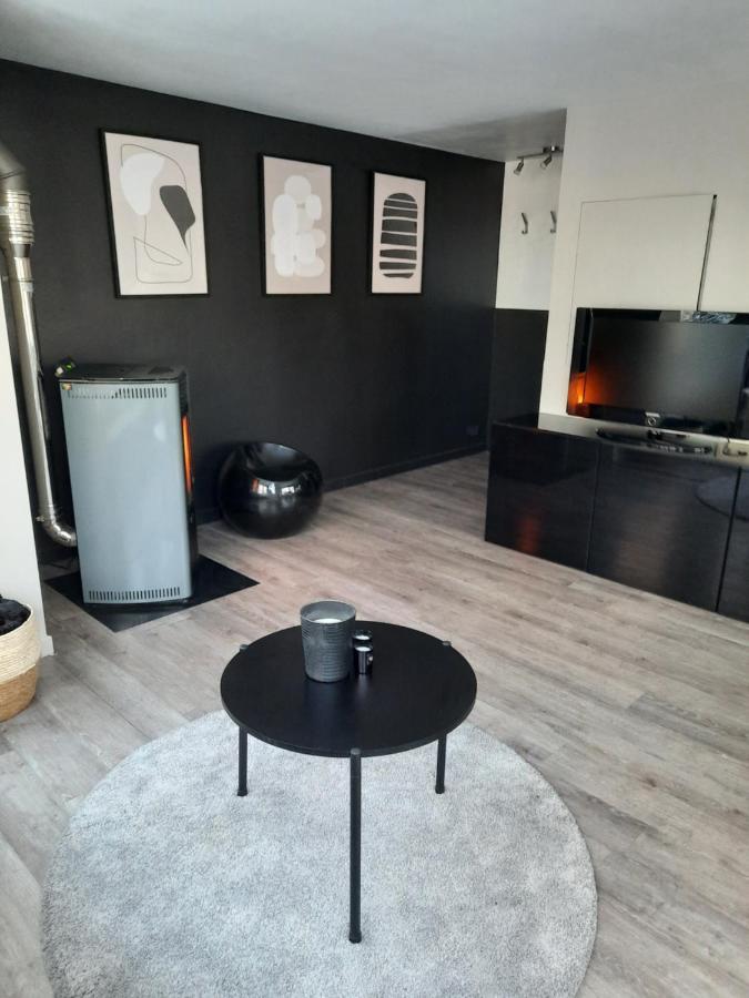 La Pinede - Charmante Maison De Village Hotton Kültér fotó