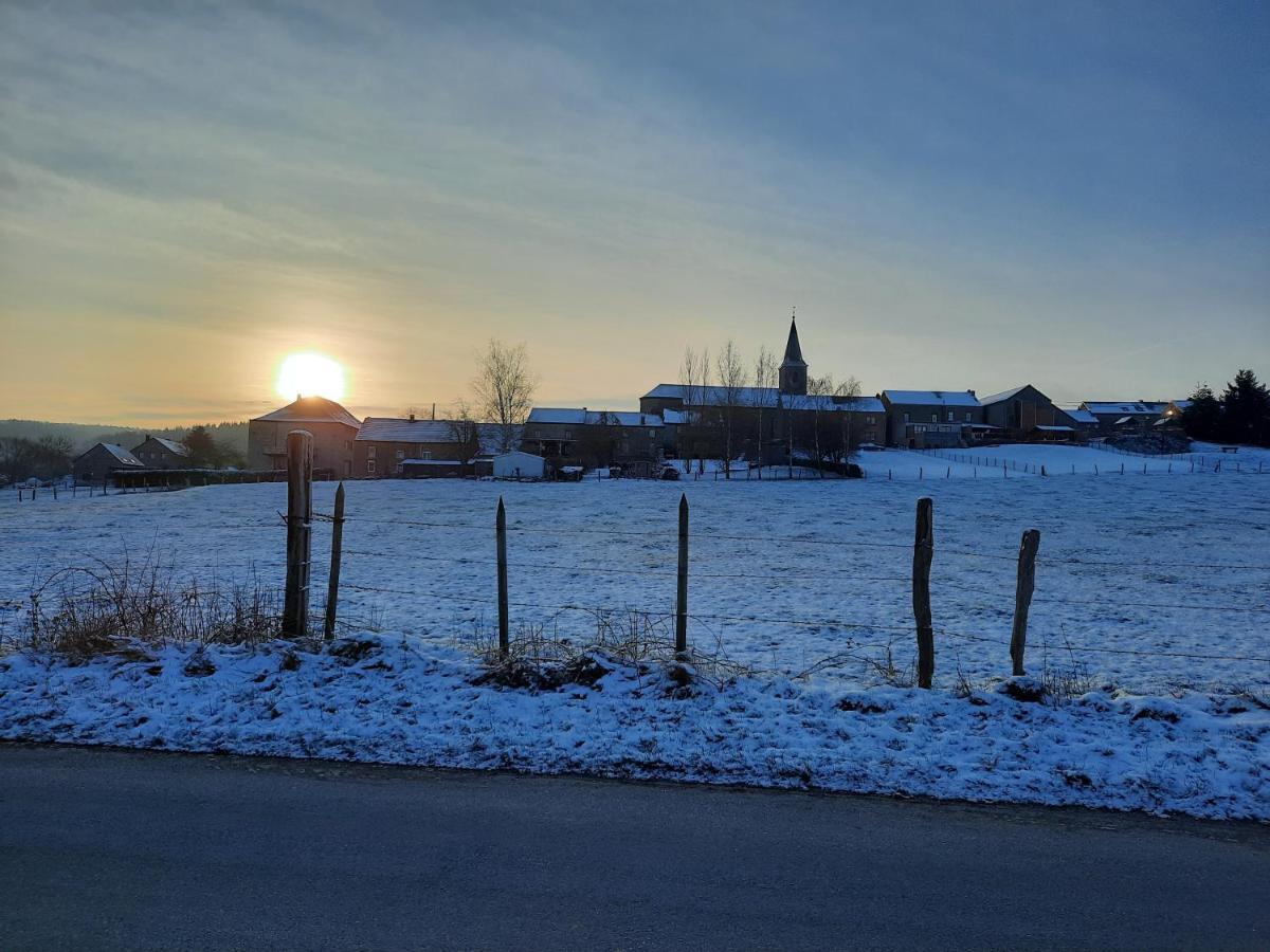 La Pinede - Charmante Maison De Village Hotton Kültér fotó
